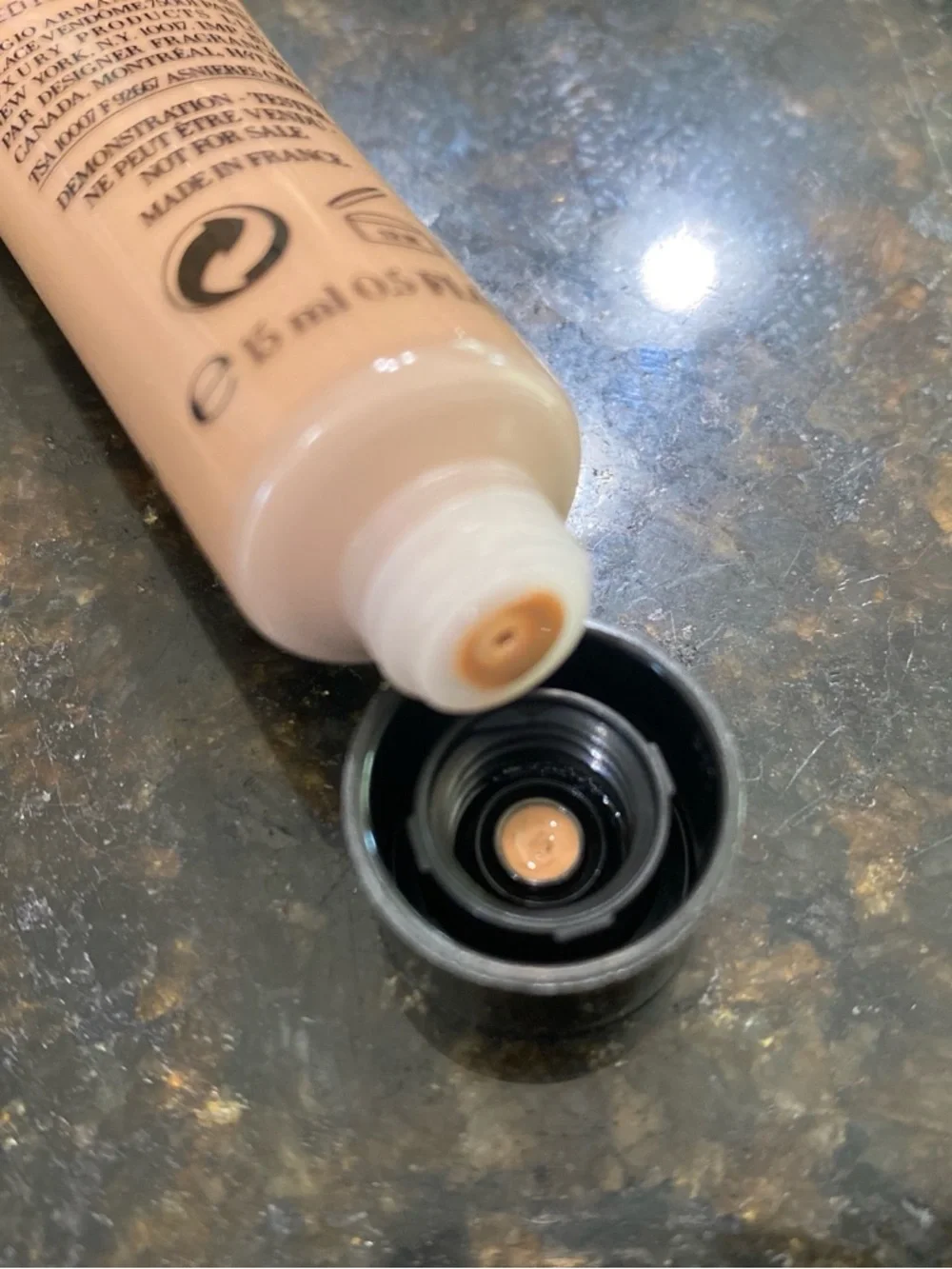 Giorgio Armani Crema Nuda Lightweight Foundation - Nude Peach